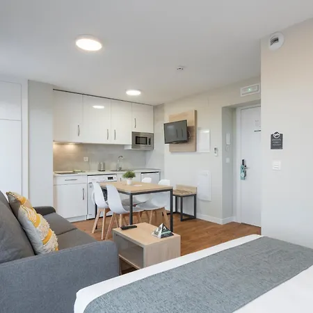 Apart-hotel Insidehome Catedral 4*